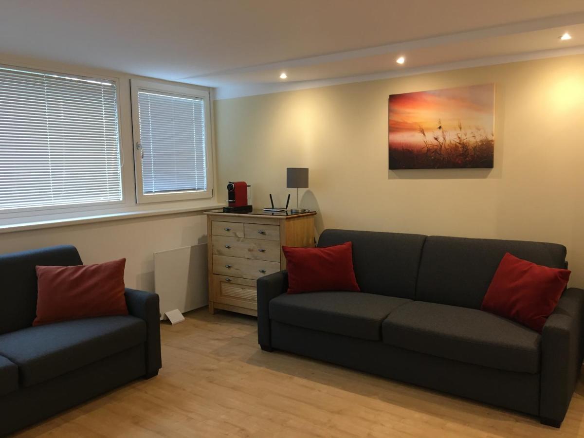 Apartamento Cosy Flat In The Quiet Area With Own Garden, Free Parking And Direct Public Transport Link To The Centre Viena Exterior foto