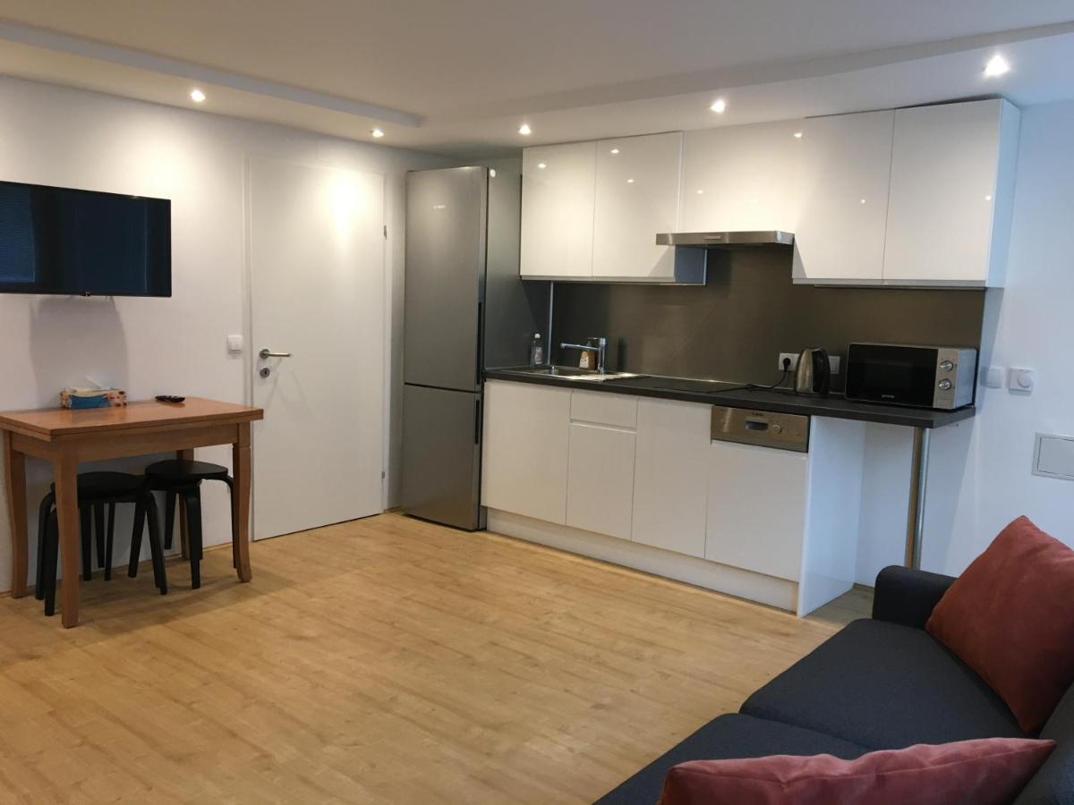 Apartamento Cosy Flat In The Quiet Area With Own Garden, Free Parking And Direct Public Transport Link To The Centre Viena Exterior foto