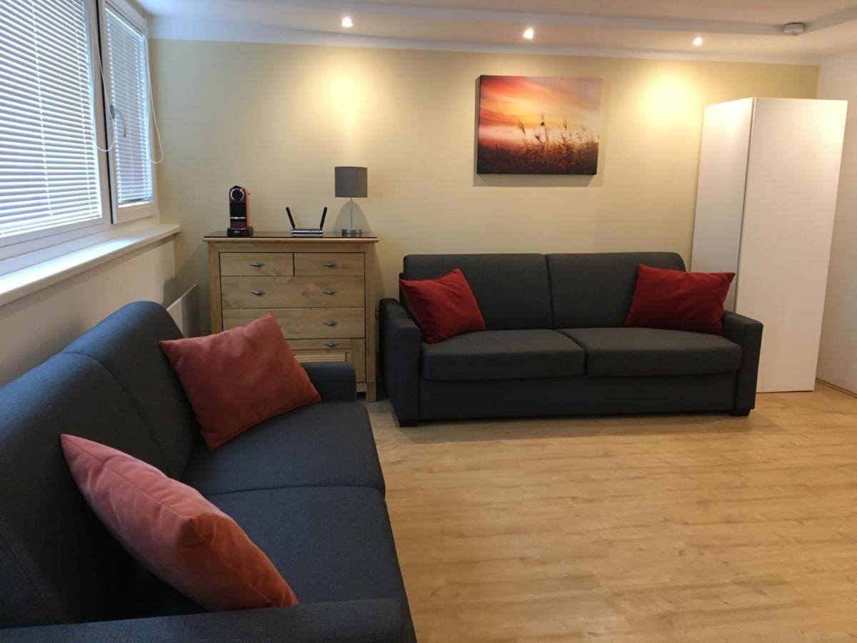 Apartamento Cosy Flat In The Quiet Area With Own Garden, Free Parking And Direct Public Transport Link To The Centre Viena Exterior foto